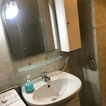 Lili Apartman *